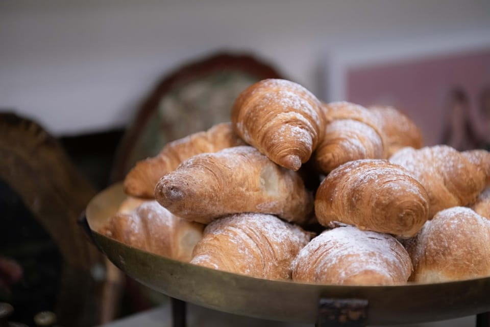 Food and drinks, Breakfast, Continental breakfast