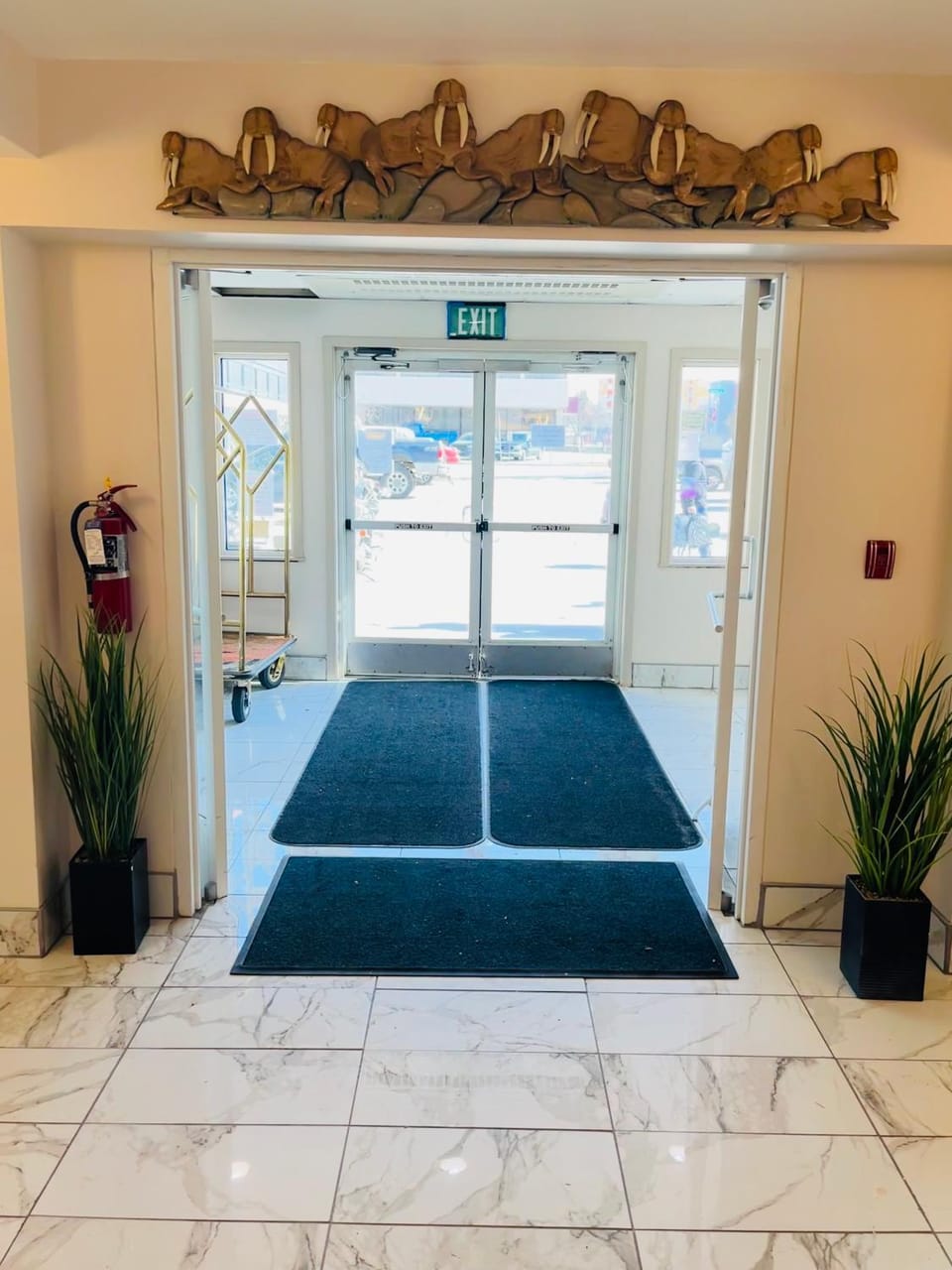 Facade/entrance