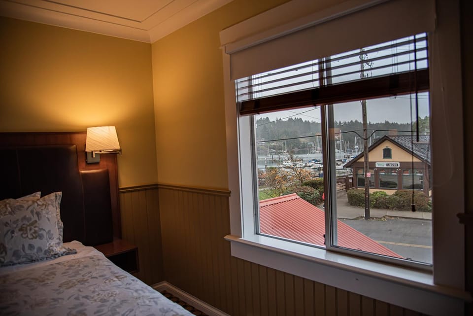 Salt Spring Inn Inn in Salt Spring Island