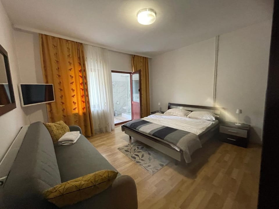Gama House & Garden with restaurant Bed and Breakfast in Romania