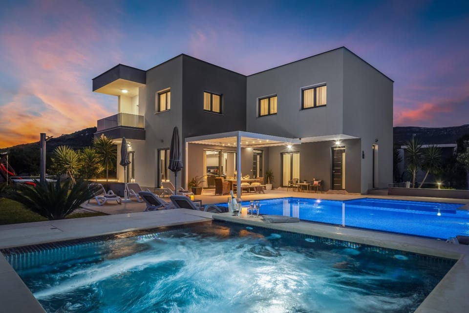 Night, Hot Tub, Pool view, Swimming pool