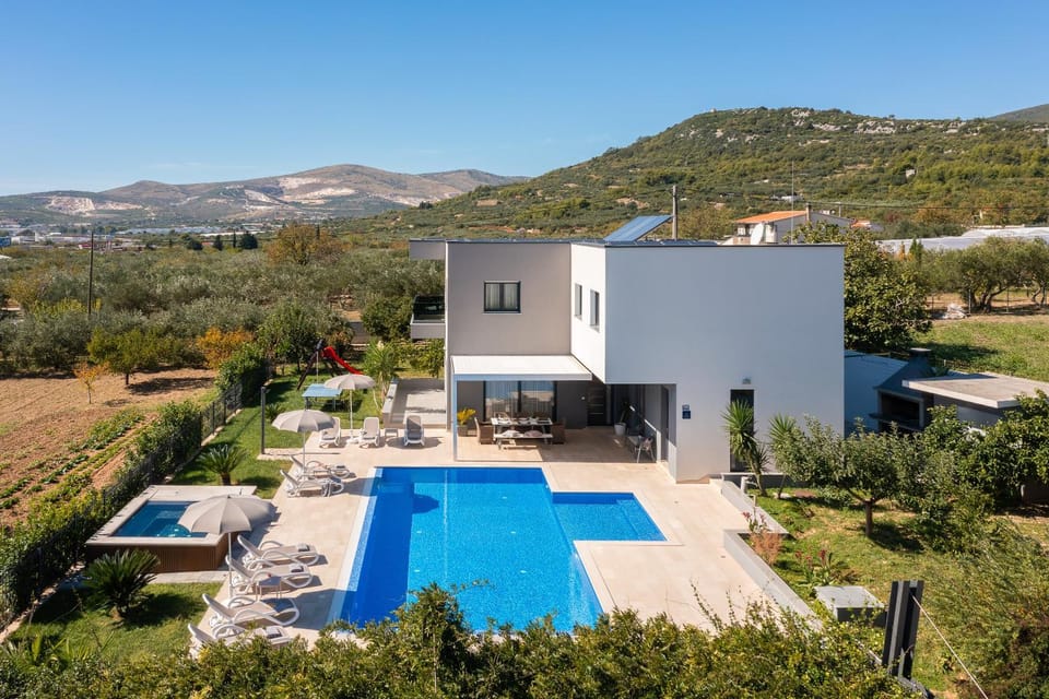 Property building, Pool view, Swimming pool