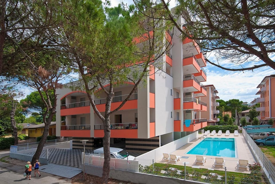 Property building, Pool view