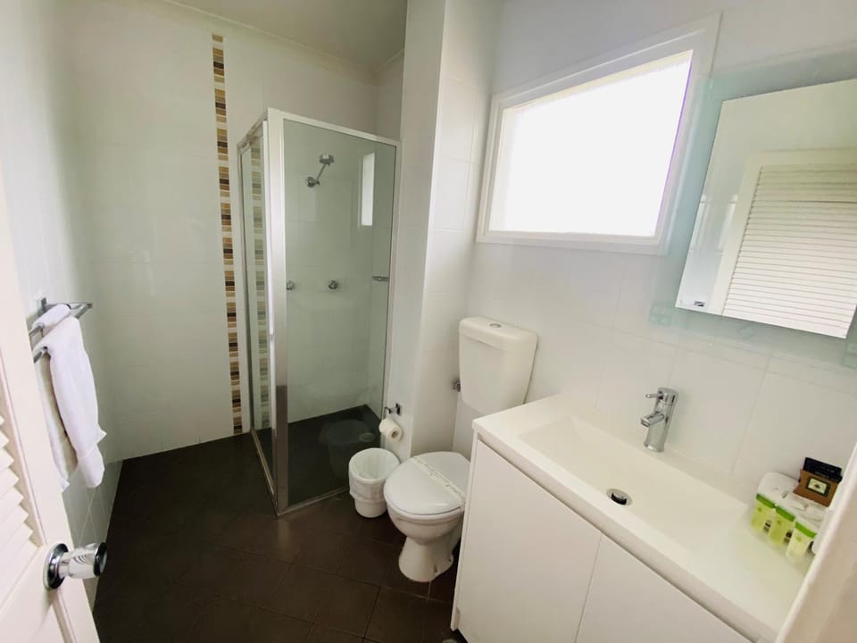 Colonial Lodge Motor Inn Motel in Yass