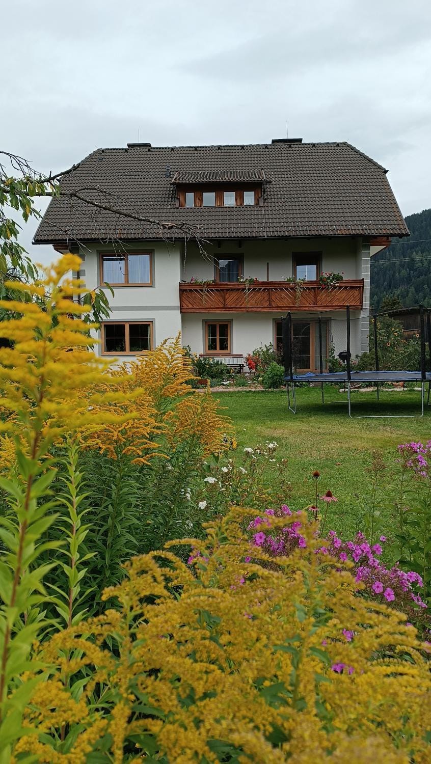 Property building, Staff, Garden, Area and facilities