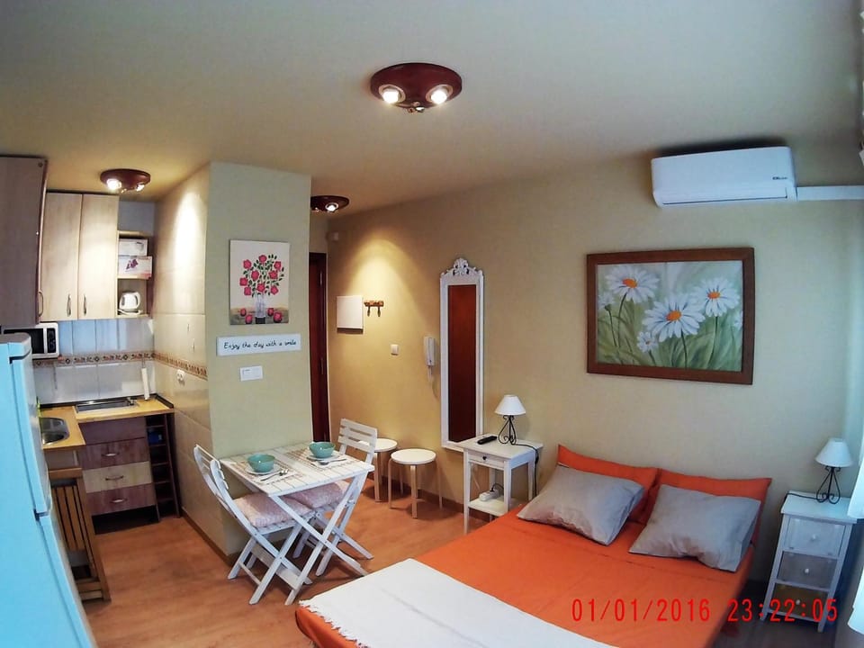 Estudio central en zona petonal y cerca a la playa Apartment in Torremolinos