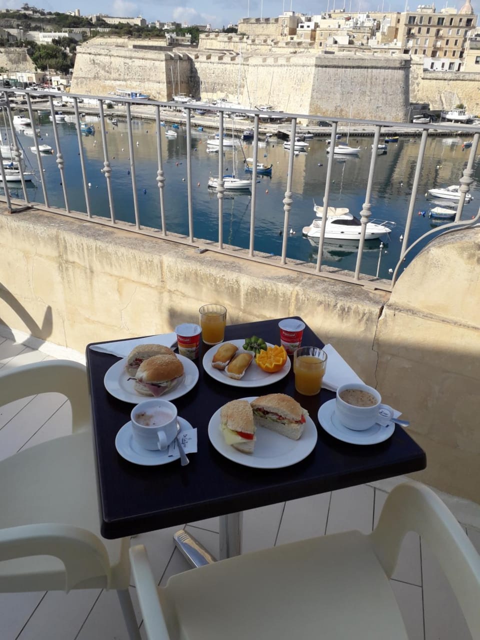 Breakfast, Continental breakfast