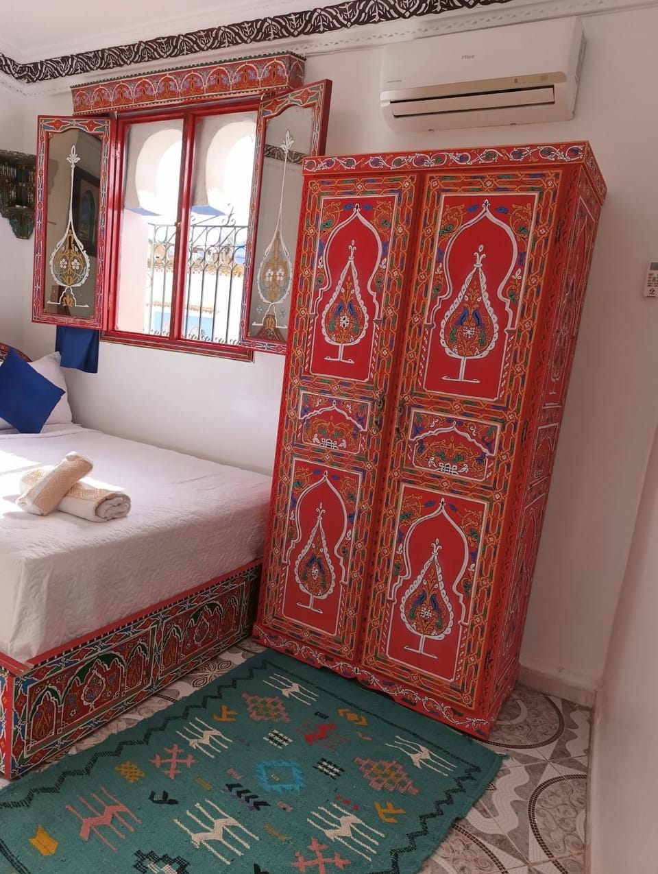 Bed, Photo of the whole room, Bedroom, wardrobe, air conditioner