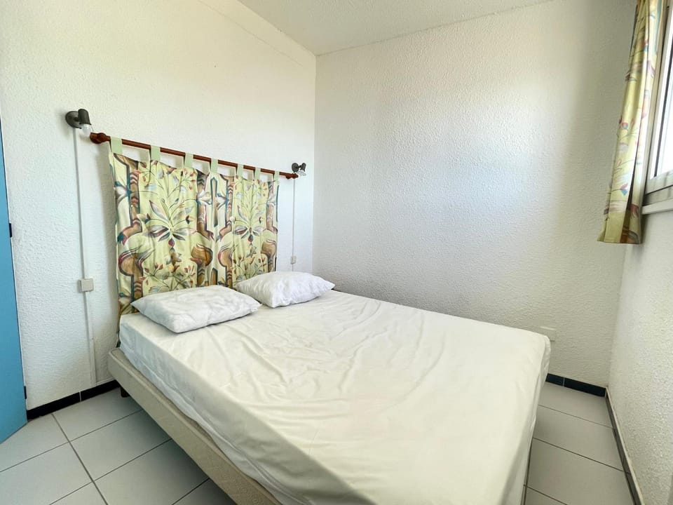 Appartement 2 pièces avec terrasse 25m² et parking à 50m de la plage - FR-1-338-114 Apartment in Occitanie