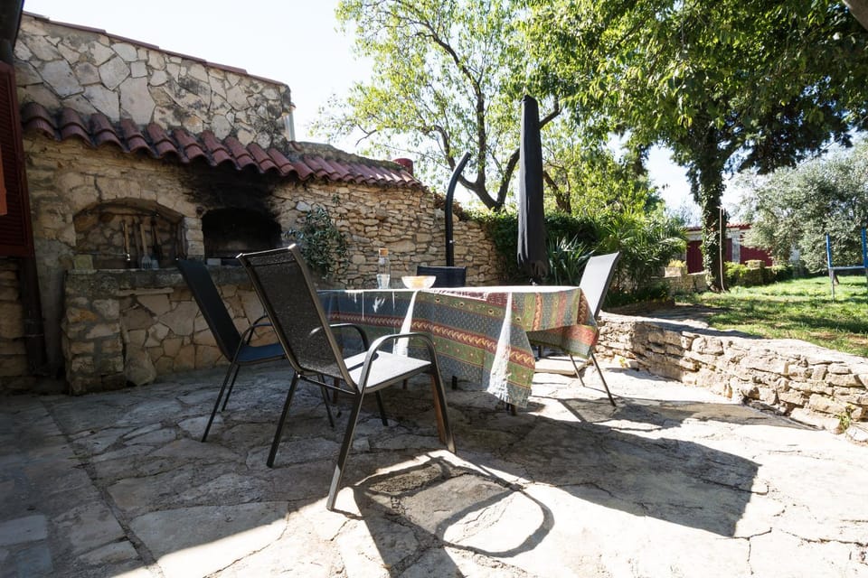 Patio, BBQ facilities, Garden, Balcony/Terrace