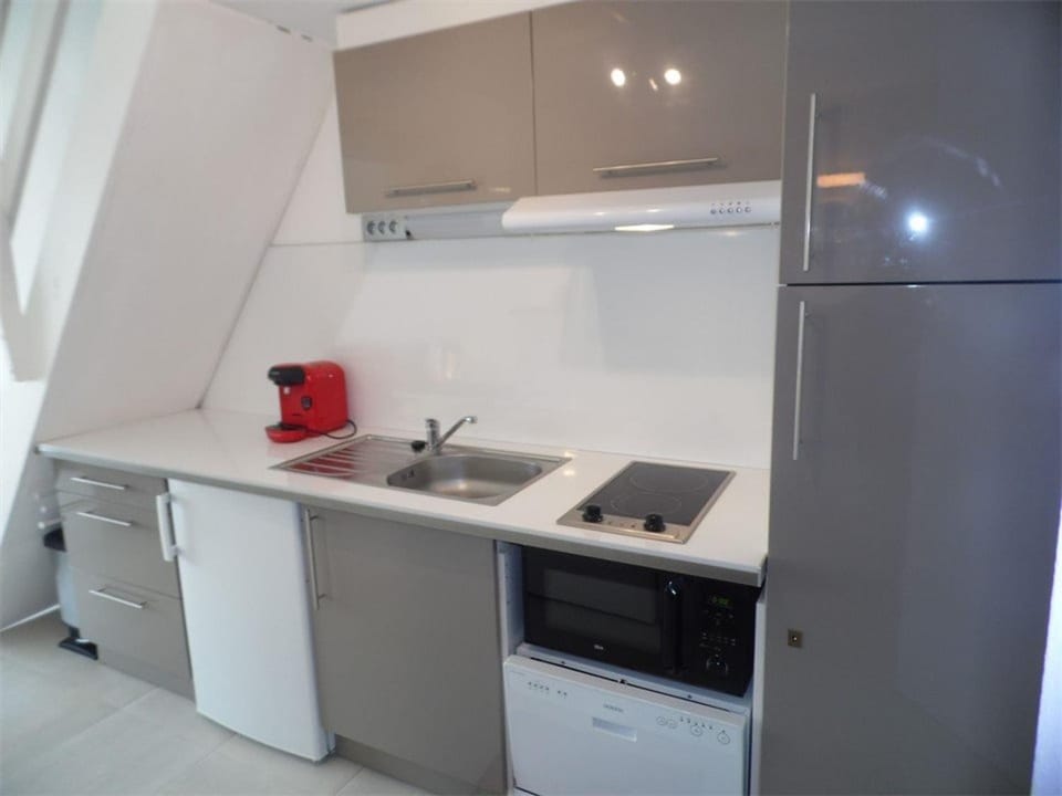 Studio mezzanine avec loggia, 4 couchages, parking privé - FR-1-423-39 Apartment in Agde