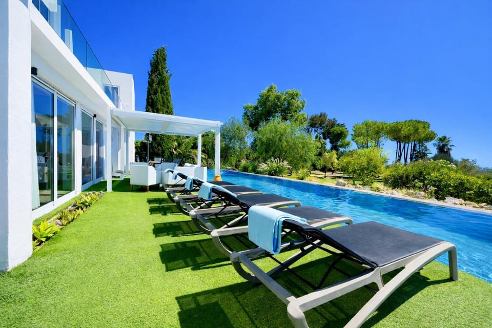 Spring, Day, Natural landscape, Garden, Garden view, Pool view, Swimming pool, sunbed