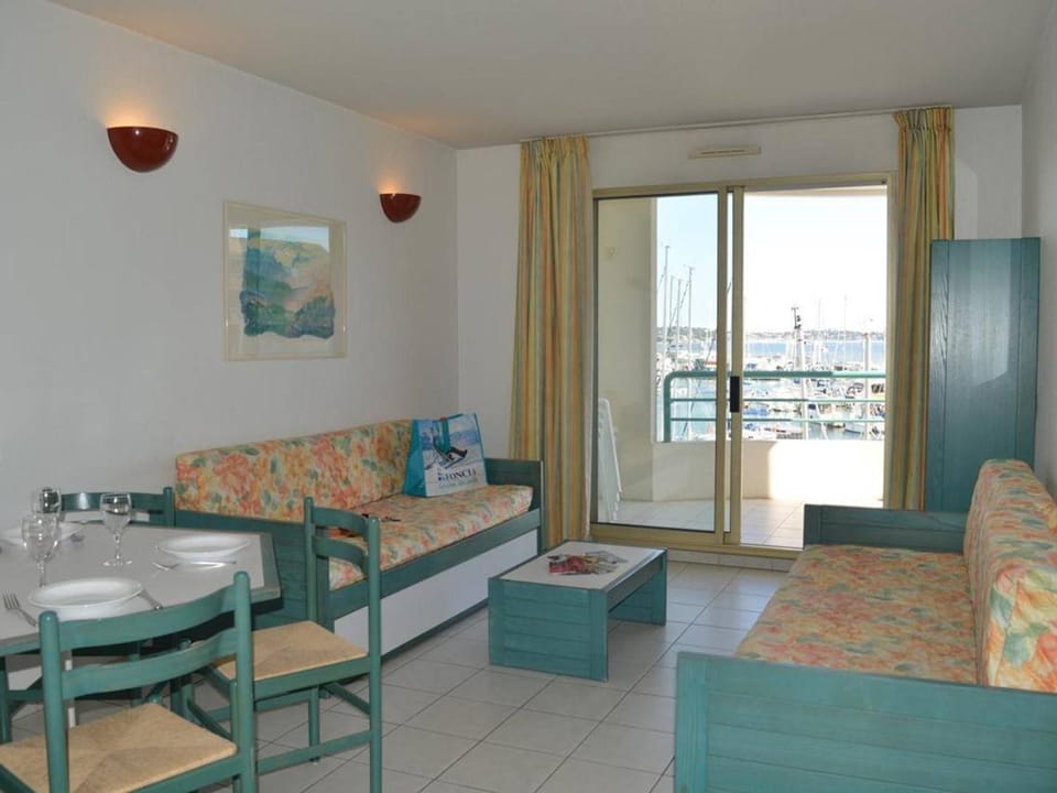 Fréjus: Appt 2P, 5 pers, Piscine, Plage à 150m, Parking, Animaux OK - FR-1-226A-357 House in Fréjus