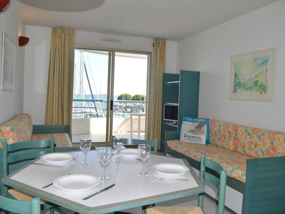 Fréjus: Appt 2P, 5 pers, Piscine, Plage à 150m, Parking, Animaux OK - FR-1-226A-357 House in Fréjus