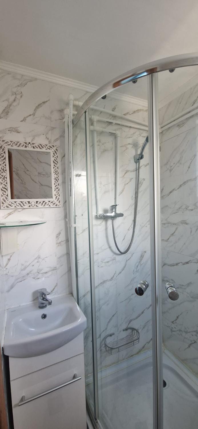 Shower, Bathroom