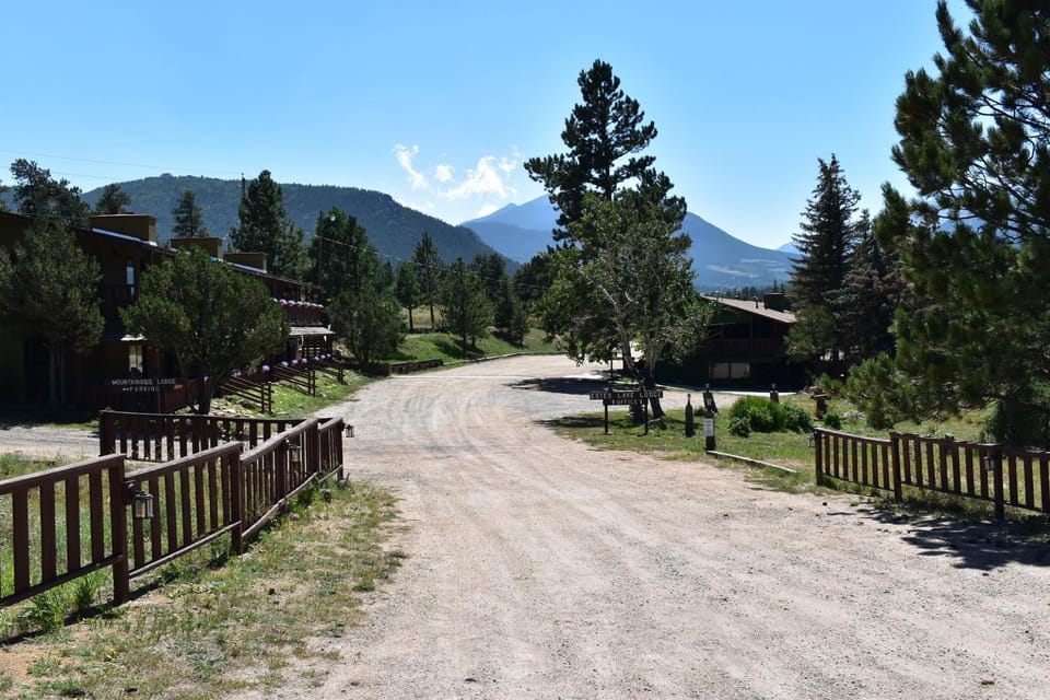 Estes Lake Lodge Hotel in Estes Park