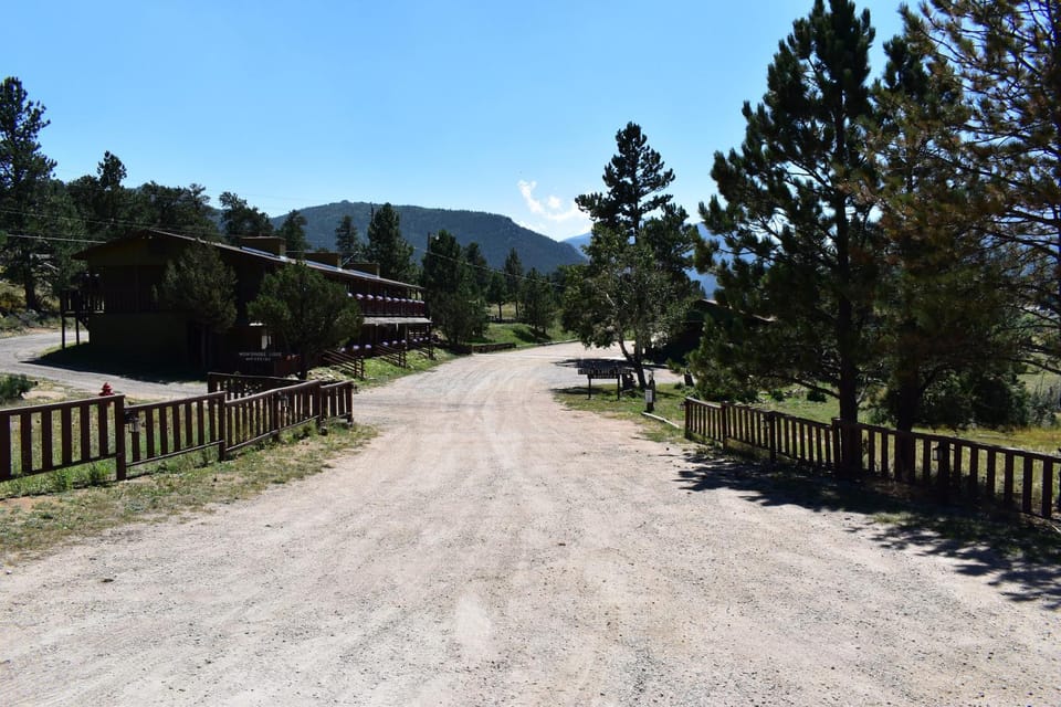 Estes Lake Lodge Hotel in Estes Park