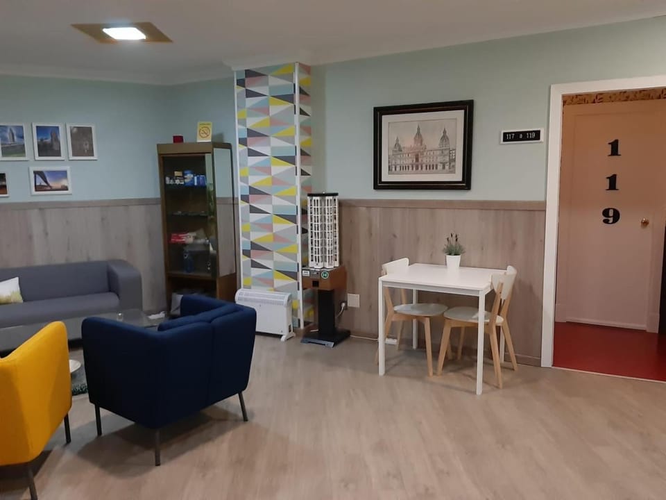 Living room, Lounge or bar