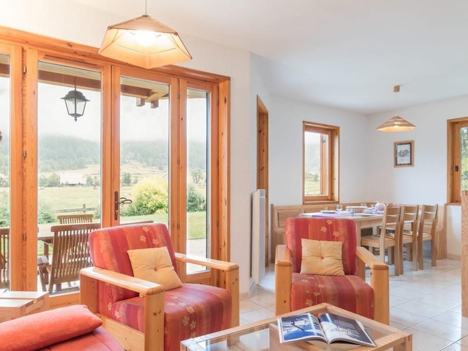 Appartement familial 4 pièces, terrasse, proche pistes - FR-1-330F-135 Apartment in La Salle-les-Alpes