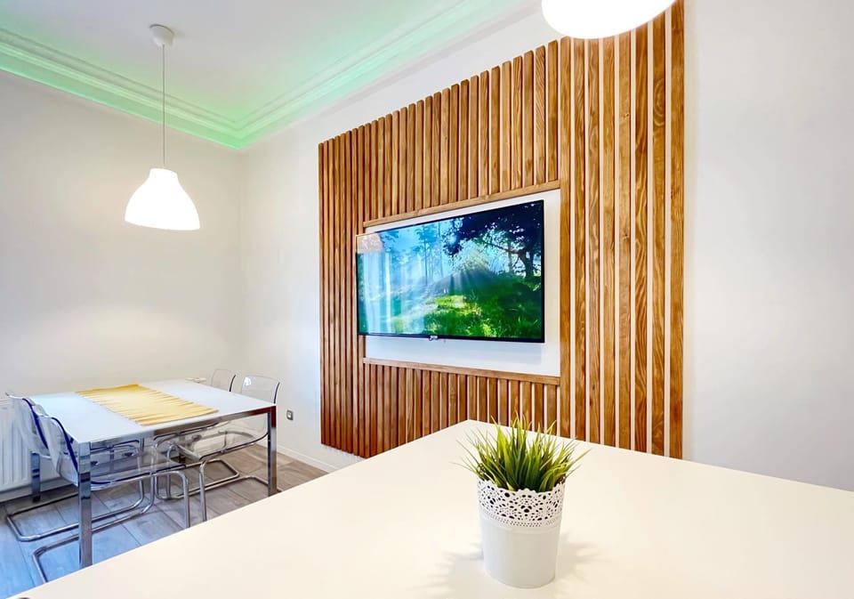 TV and multimedia, Dining area
