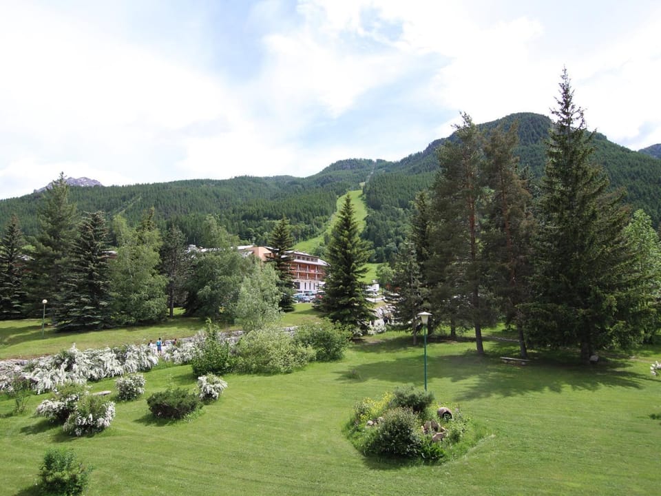 Appartement lumineux 2 pièces, proche pistes - 5 couchages, parking - FR-1-330F-156 Apartment in Saint-Chaffrey