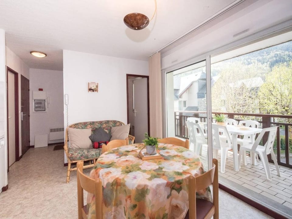 Appartement ensoleillé 4 pers, proche thermes et télécabine, avec balcon et parking, Saint-Lary-Soulan - FR-1-296-264 Cabin in Saint-Lary-Soulan