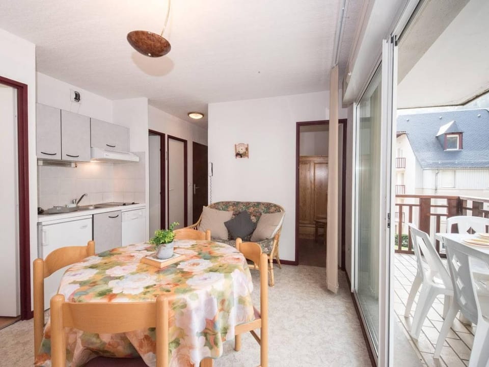 Appartement ensoleillé 4 pers, proche thermes et télécabine, avec balcon et parking, Saint-Lary-Soulan - FR-1-296-264 Cabin in Saint-Lary-Soulan