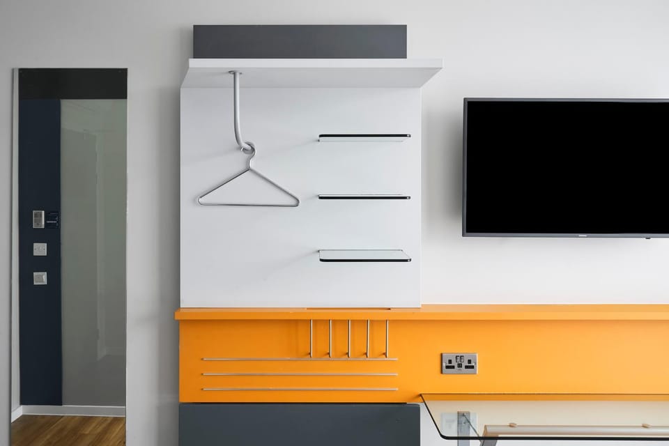TV and multimedia, Bedroom, wardrobe