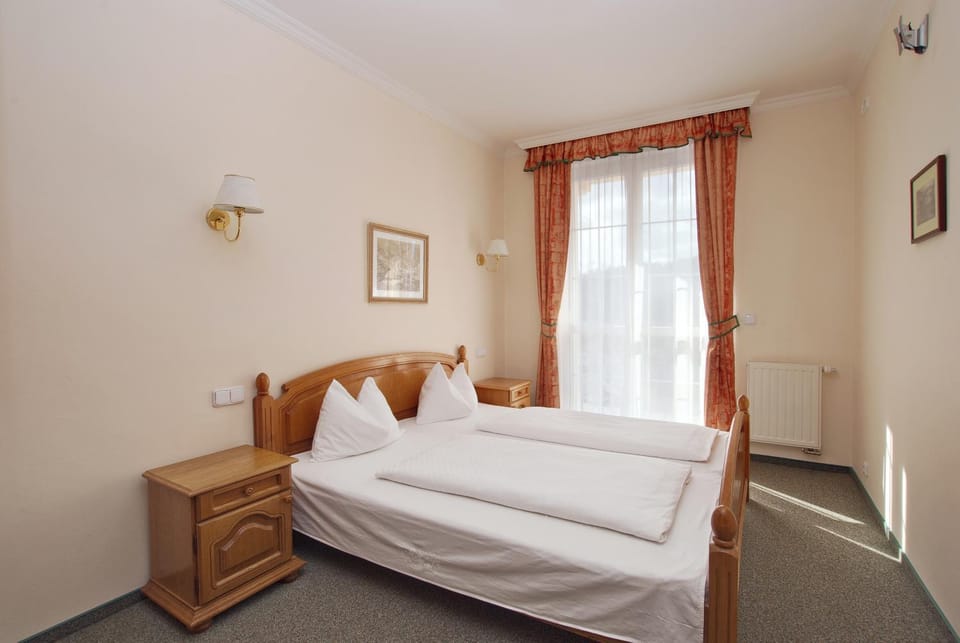 Day, Photo of the whole room