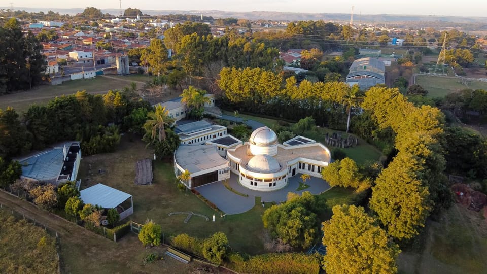 Bird's eye view, Business facilities