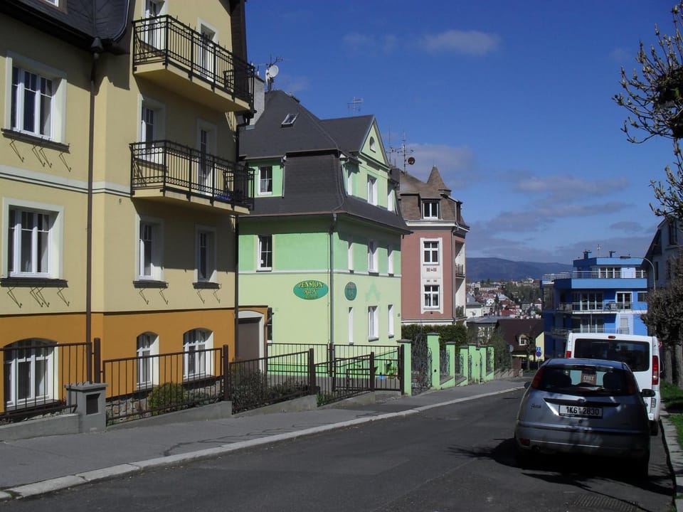 Day, Neighbourhood