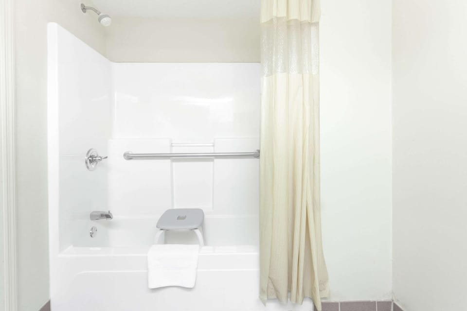 Bathroom, Photo of the whole room, On site