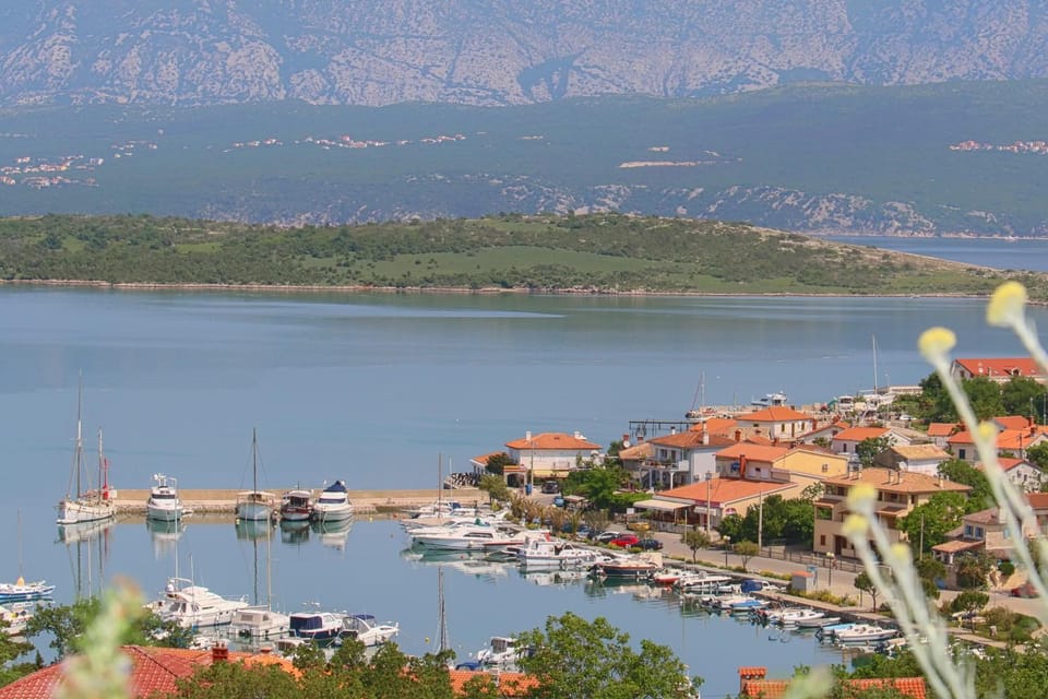 Neighbourhood, Natural landscape, Beach, City view, Sea view