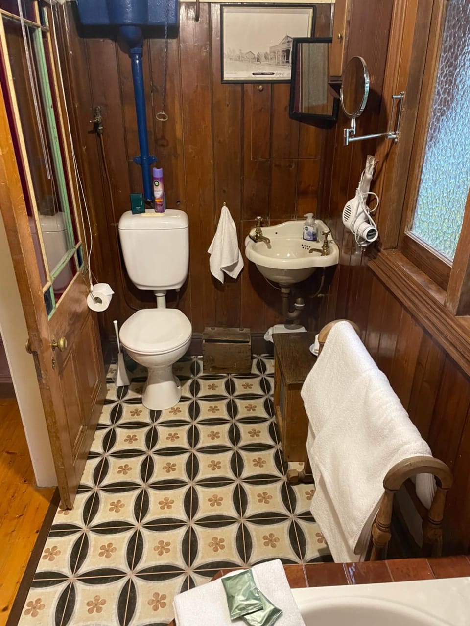 Como Cottage Accommodation Resort in Mount Dandenong