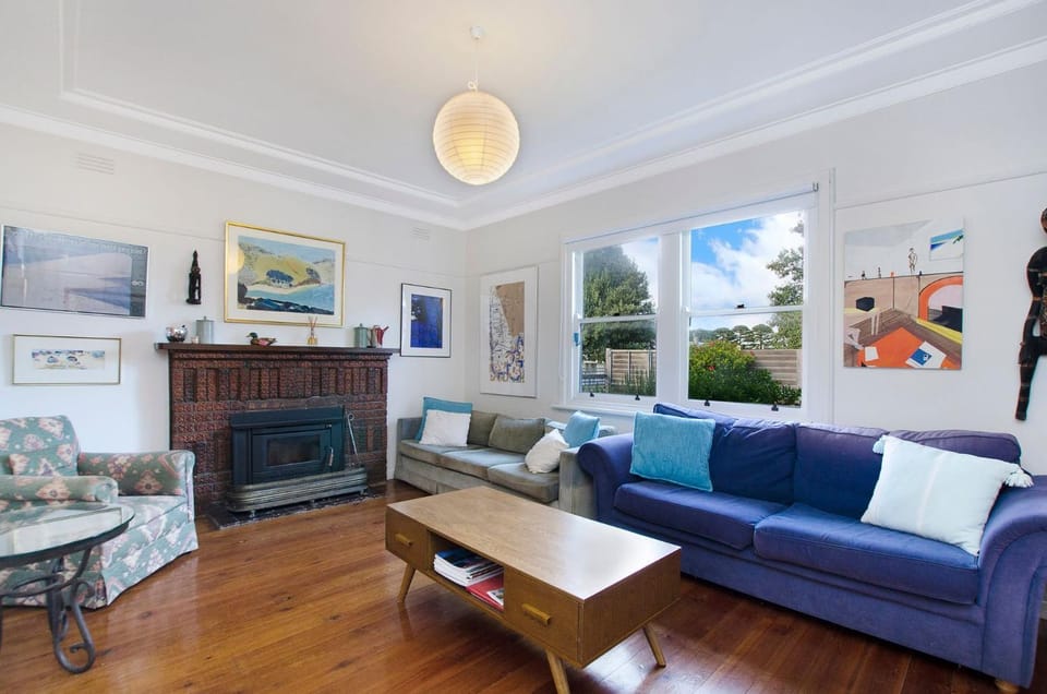 Living room, Seating area, fireplace