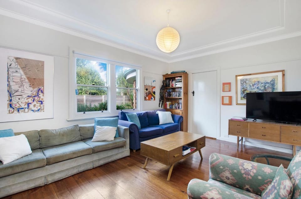 Communal lounge/ TV room, TV and multimedia, Living room, Seating area, Evening entertainment