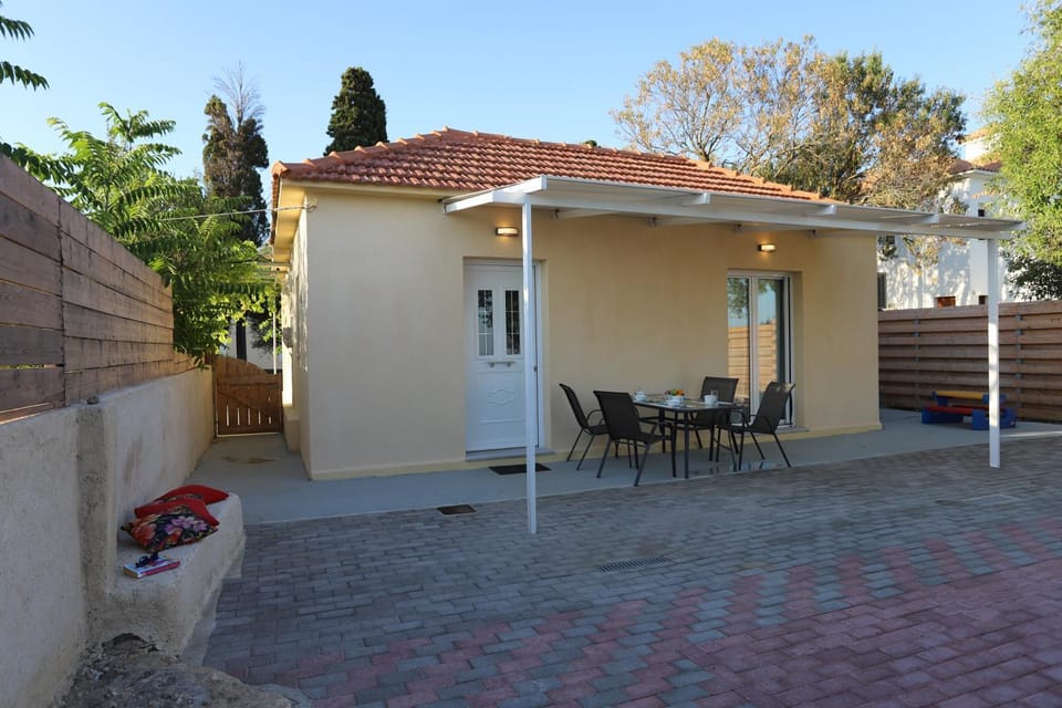 Patio, Facade/entrance