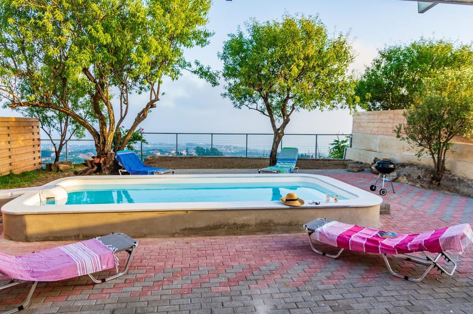Pool view, Sea view