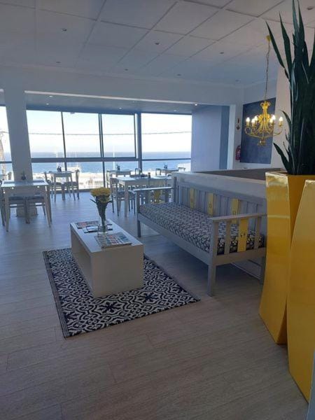 Restaurant/places to eat, Sea view, Breakfast