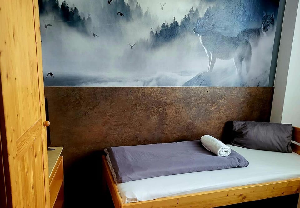 Bed, Photo of the whole room, Bedroom, towels