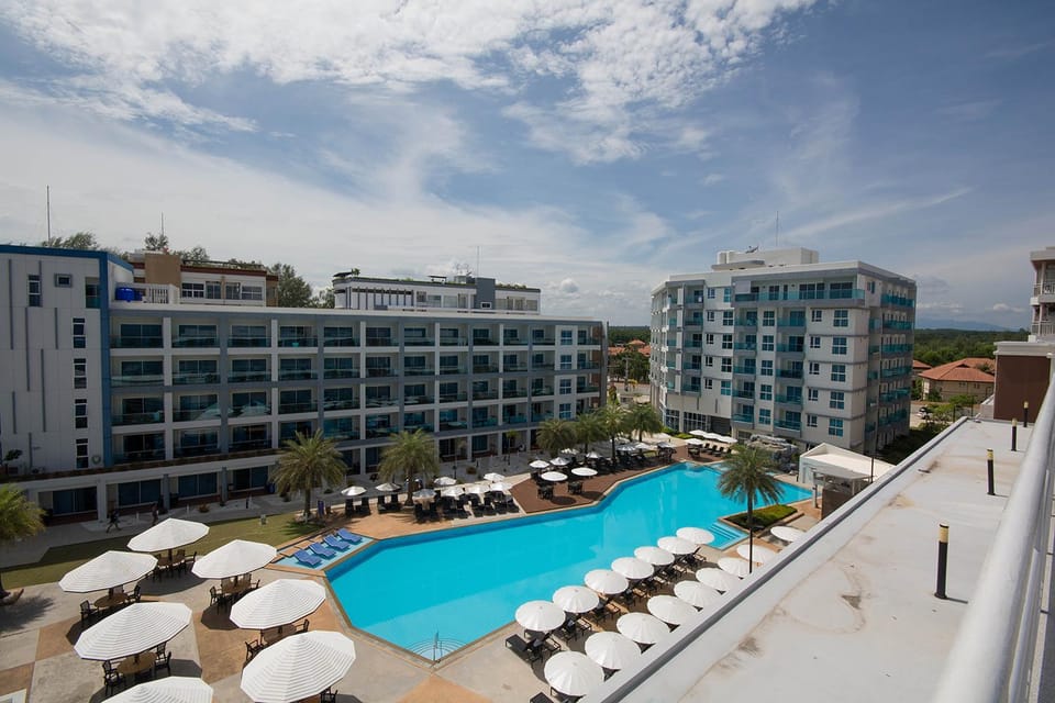 Pool view, Swimming pool