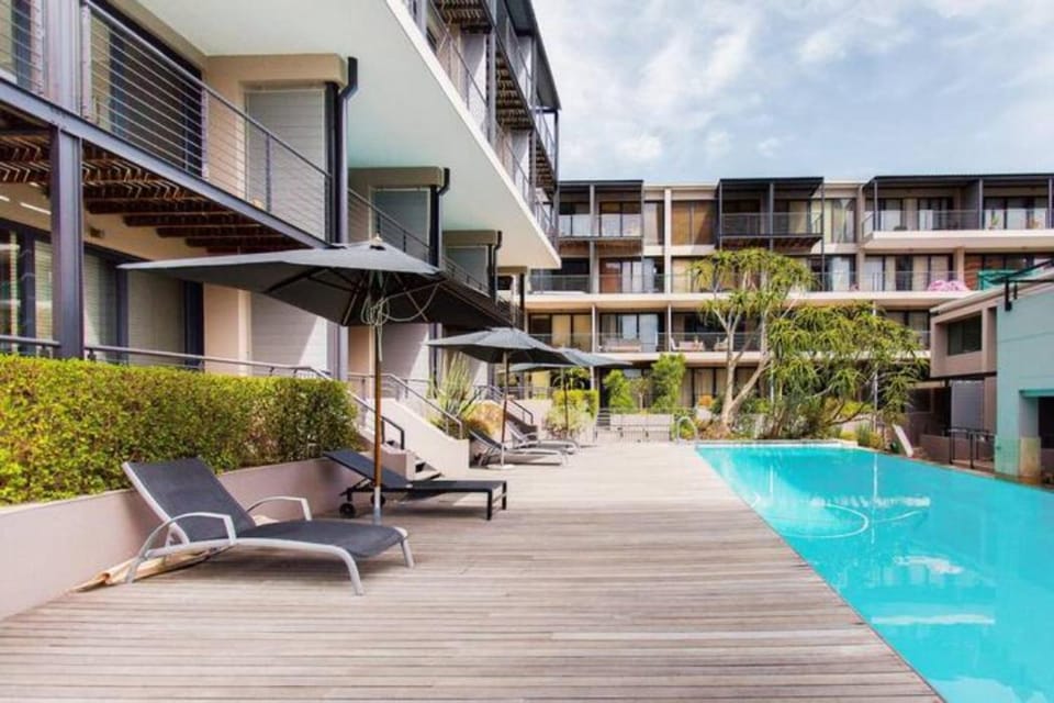 Pool view, Swimming pool, sunbed