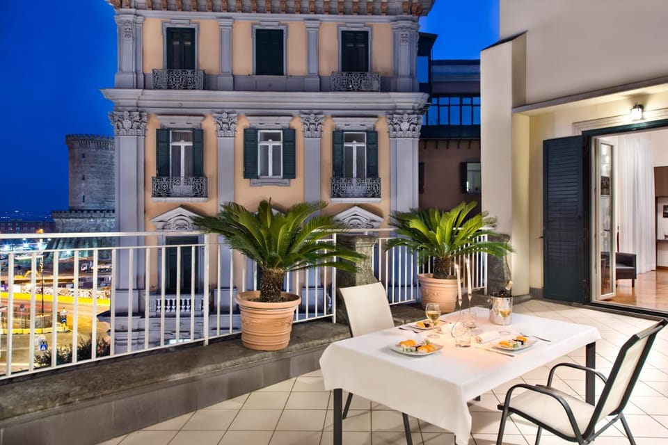 Suite Borbonica Apartment in Naples