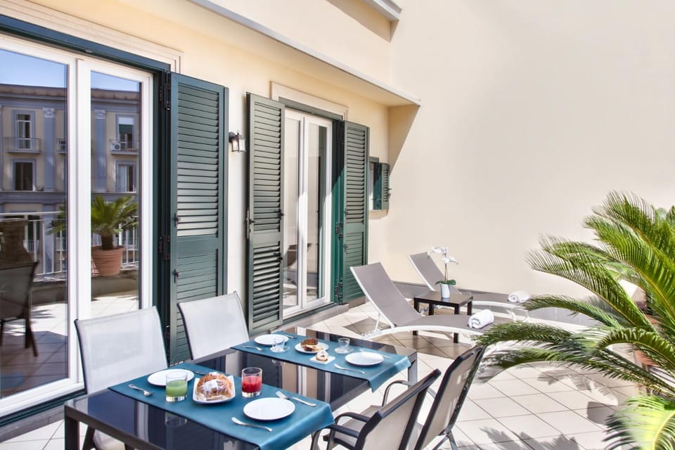 Suite Borbonica Apartment in Naples
