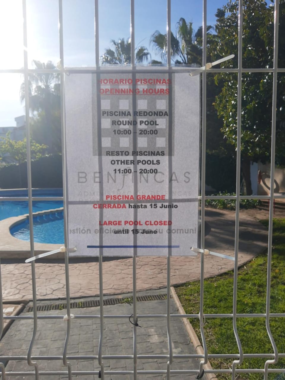 Swimming pool