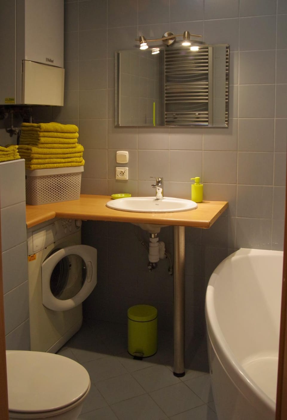 Bathroom, Photo of the whole room