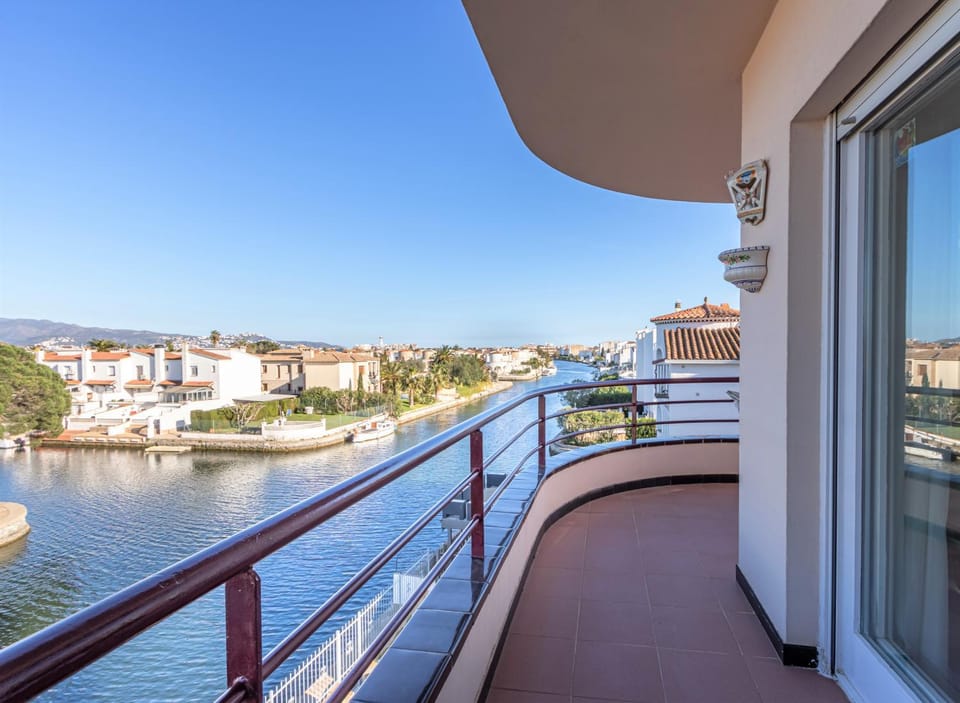 Balcony/Terrace, Landmark view