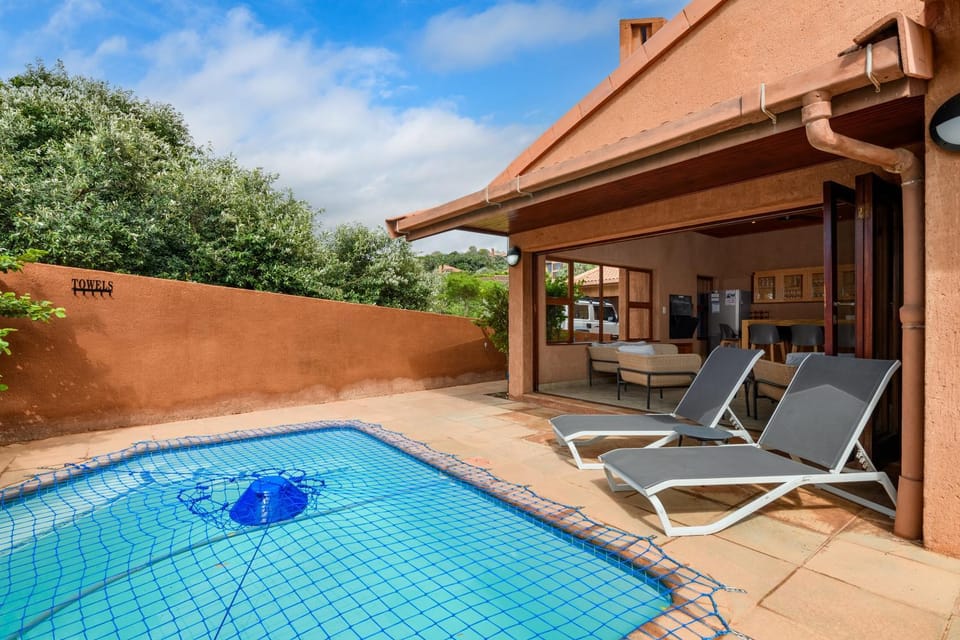 Seating area, Pool view