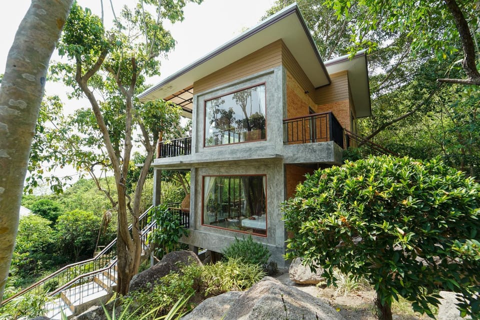 Property building, Facade/entrance, Garden