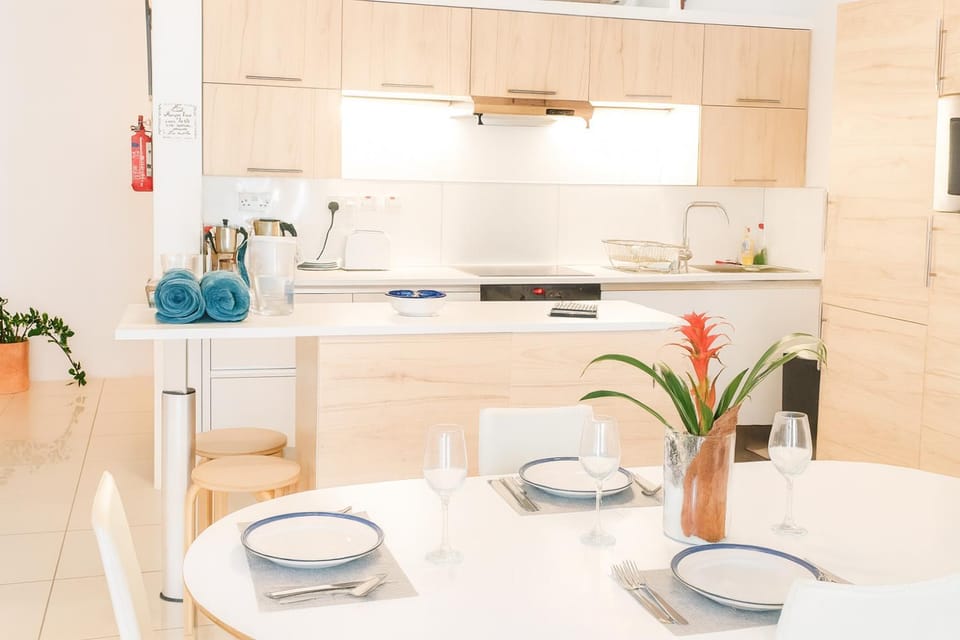 Property building, Dining area, Breakfast
